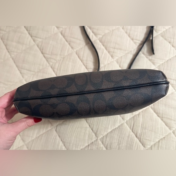 ✨COACH Crossbody✨ - Picture 5 of 6